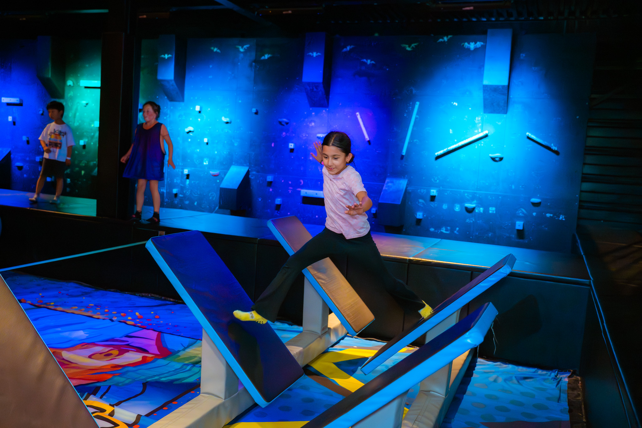 Parcours Ninja, zones de saut et défis sportifs ⚡